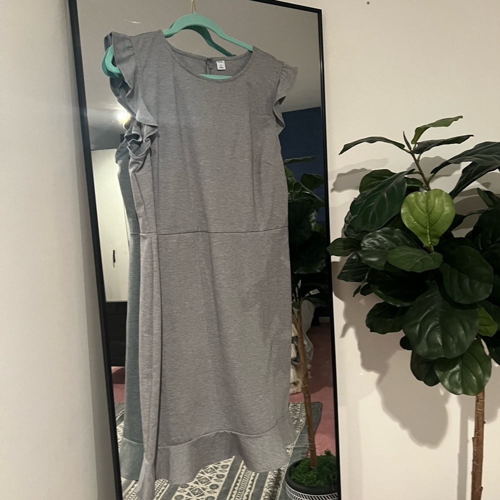 Grey ruffled sleeve dress